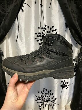 Swiss Tech Men's Black and Gray Tactical Mid-Height Boot